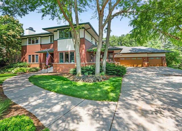 Property at 5870 Persimmon Dr, Fitchburg, WI 53711, 5 beds, 5.5 baths