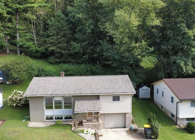 Property at 987 Valley View Dr, Richland Center, WI 53581, 3 beds, 1.5 baths