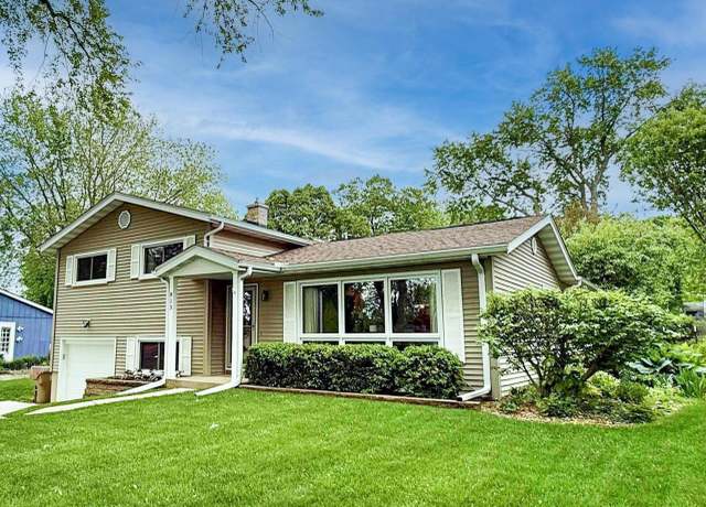 Property at 813 Redland Dr, Madison, WI 53714, 3 beds, 1.5 baths