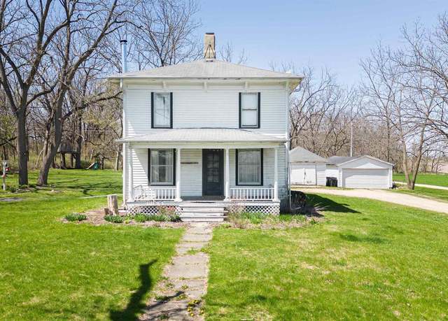 Property at 5903 E Creek Rd, Janesville, WI 53546, 3 beds, 1.5 baths