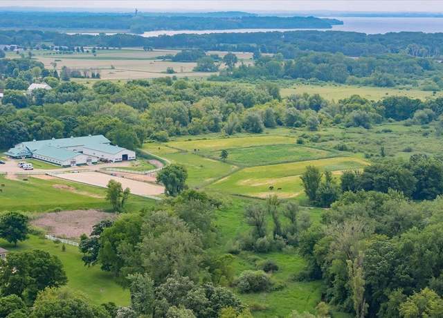 Property at 5500 Surrey Ln, Waunakee, WI 53597