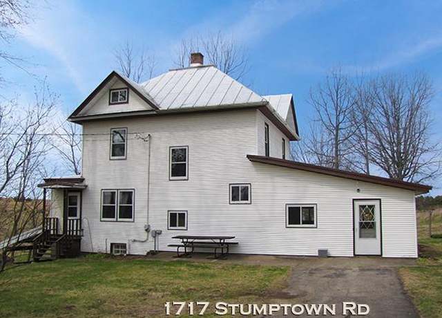 Property at 1717 Stumptown Rd, Platteville, WI 53818, 4 beds, 1 bath