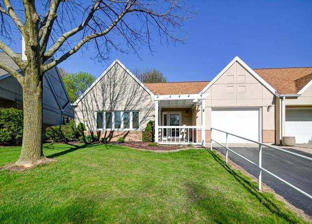 Property at 7910 N Brookline Dr, Madison, WI 53719, 2 beds, 2 baths