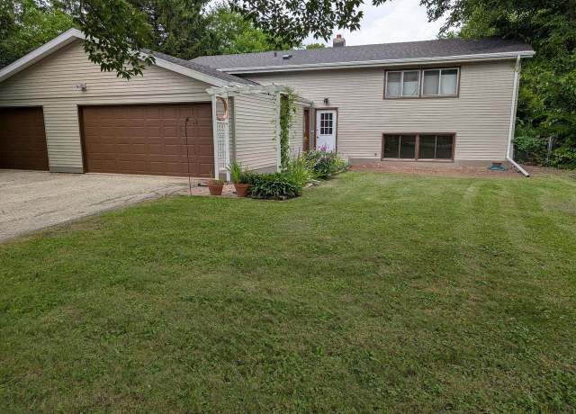 Property at 5222 Piccadilly Dr, Madison, WI 53714, 4 beds, 2 baths