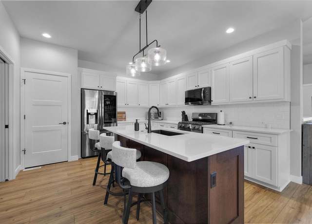 Property at 2149 Rosenberg Ln, Sun Prairie, WI 53590, 3 beds, 2.5 baths