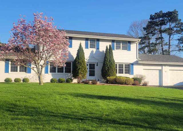 Property at 420 14th St, Baraboo, WI 53913, 5 beds, 3.5 baths