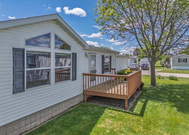 Property at 2701 E Main St #136, Reedsburg, WI 53959, 3 beds, 2 baths