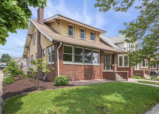 Property at 2002 Yahara Pl, Madison, WI 53704, 3 beds, 2 baths