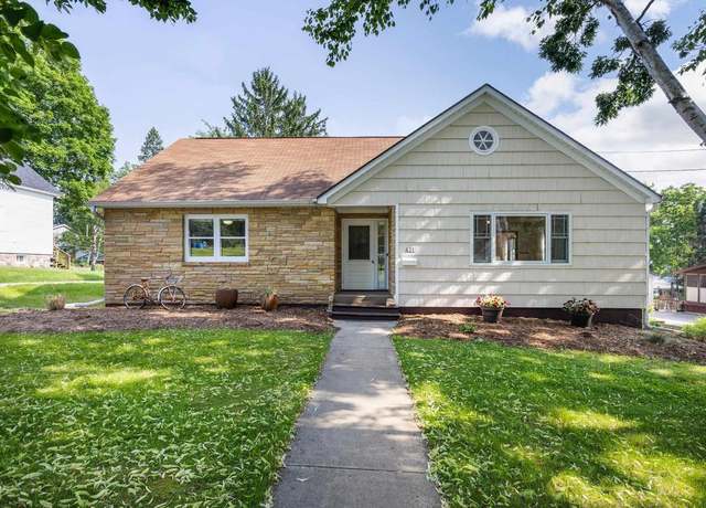 Property at 421 Fremont St, Lake Mills, WI 53551, 4 beds, 1.5 baths