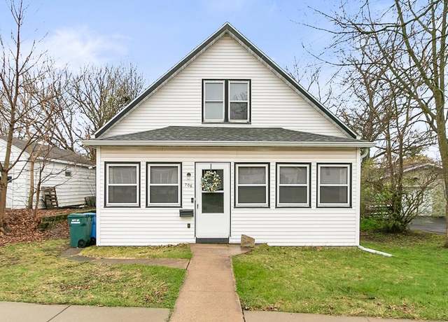 Property at 706 6th St, Baraboo, WI 53913, 2 beds, 1 bath