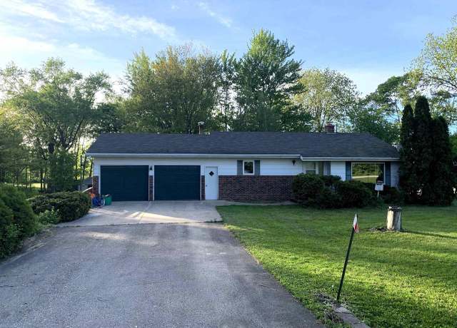 Property at W1152 Fox Rd, Columbus, WI 53925, 3 beds, 2 baths