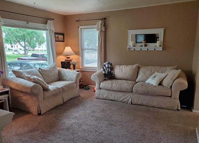 Property at 235 Weis Ave, Fond Du Lac, WI 54935, 3 beds, 1.5 baths