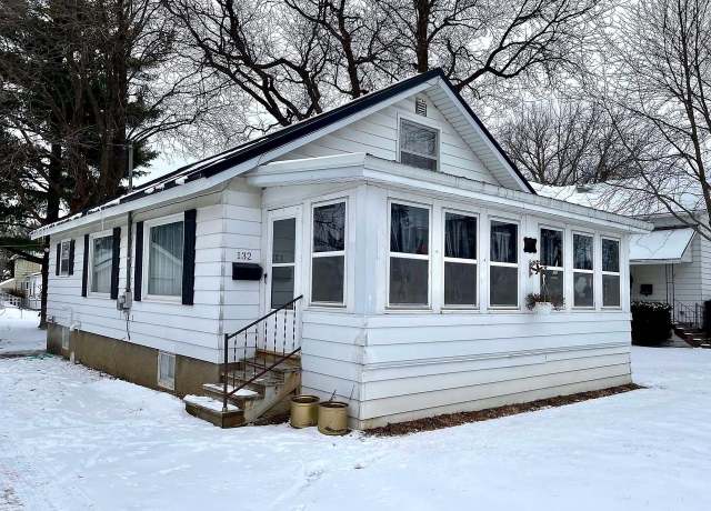 Property at 132 Prospect Ave, Beaver Dam, WI 53916, 2 beds, 1 bath