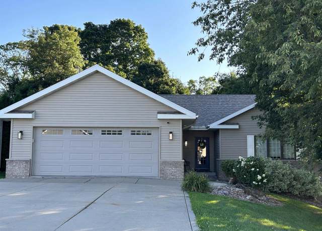 Property at 1260 Springbrook Dr, Baraboo, WI 53913, 3 beds, 3 baths