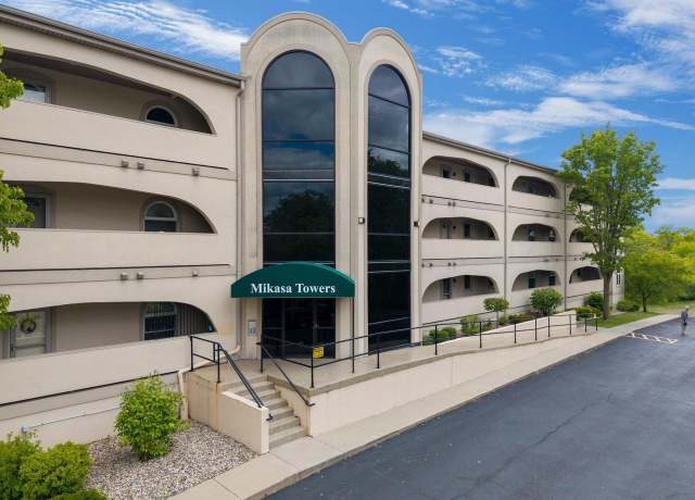 Property at 50 Hemlock St #4, Sauk City, WI 53583, 2 beds, 2 baths