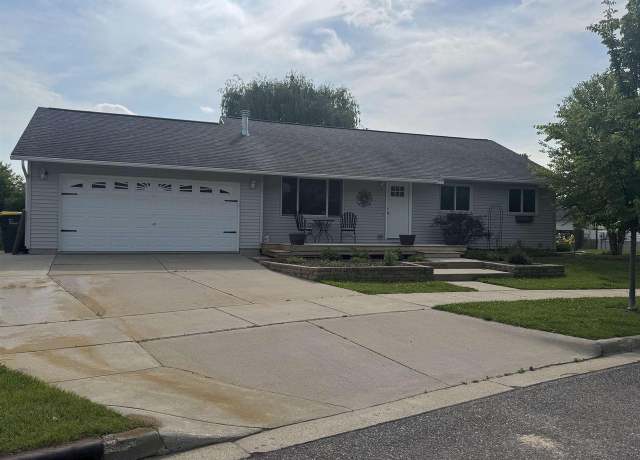 Property at 45 Jaz Cir, Reedsburg, WI 53959, 4 beds, 2 baths