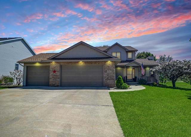 Property at 717 Larvik Ln, Stoughton, WI 53589, 4 beds, 3.5 baths