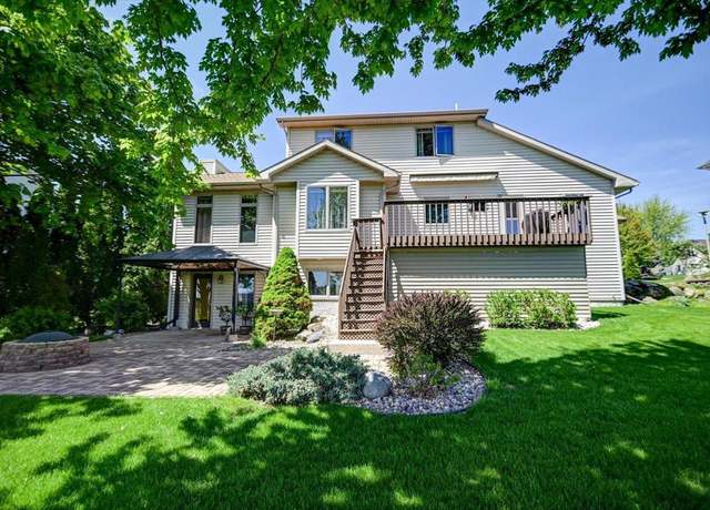 Property at 717 Larvik Ln, Stoughton, WI 53589, 4 beds, 3.5 baths