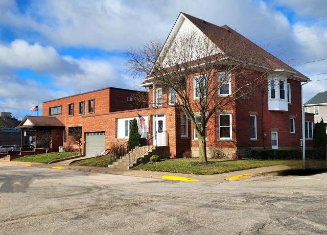 Property at 100 Park Pl, Platteville, WI 53818, 4 beds, 2 baths