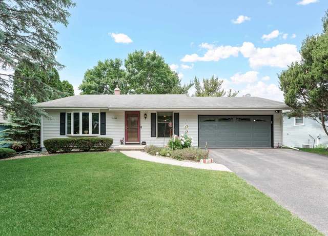 Property at 2806 Maple Grove Dr, Madison, WI 53719, 3 beds, 2 baths