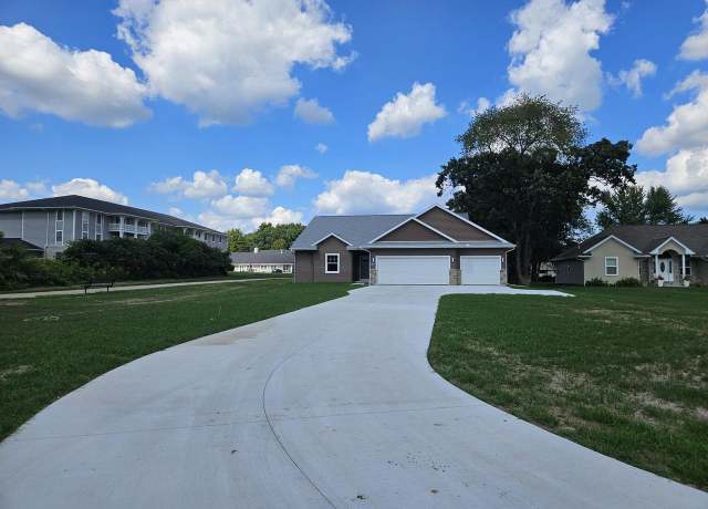 Property at 3831 Avery Ln, Janesville, WI 53546, 3 beds, 2 baths
