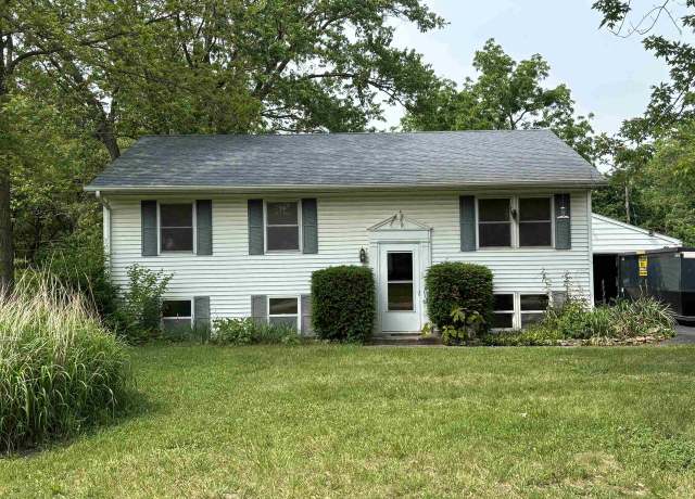 Property at 605 Crist Rd, Beloit, WI 53511, 4 beds, 1 bath