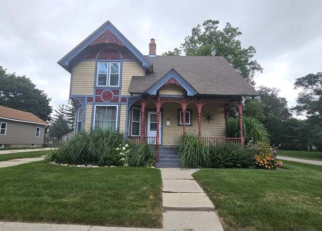 Property at 125 S Lincoln St, Elkhorn, WI 53121, 4 beds, 3 baths