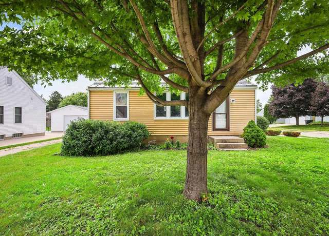 Property at 426 Hillcrest Dr, Sun Prairie, WI 53590, 2 beds, 1 bath