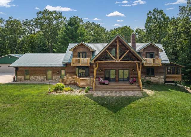 Property at S2025 Park Ln, Reedsburg, WI 53959, 4 beds, 4.5 baths