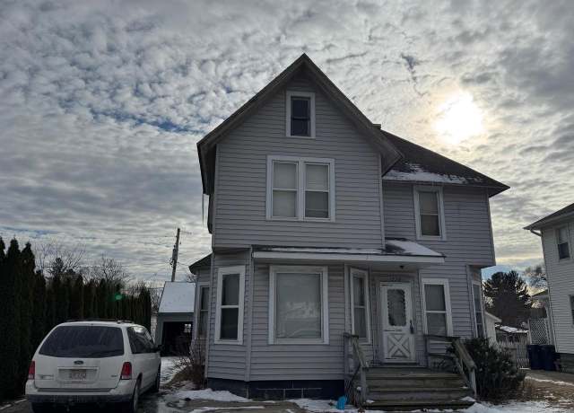 Property at 1226 Racine St, Janesville, WI 53545, 5 beds, 3 baths