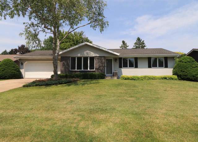 Property at 1528 Royal Oaks Dr, Janesville, WI 53548, 3 beds, 2 baths