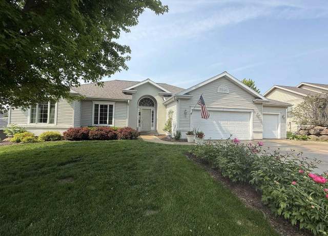 Property at 112 Autumnwood Cir, Mount Horeb, WI 53572, 4 beds, 3 baths