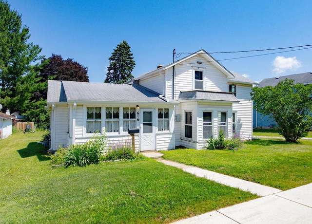 Property at 616 W South St, Stoughton, WI 53589, 4 beds, 1 bath