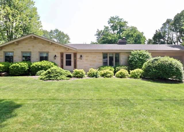 Property at 2044 Eastwood Ave, Janesville, WI 53545, 3 beds, 2 baths