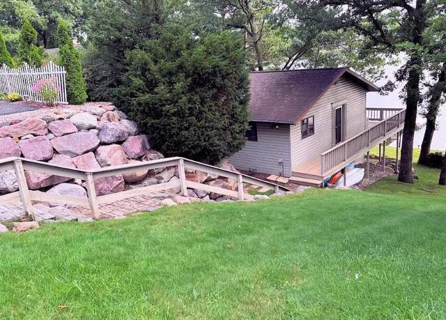 Property at 842 E Hiawatha Dr, Wisconsin Dells, WI 53965, 4 beds, 3 baths