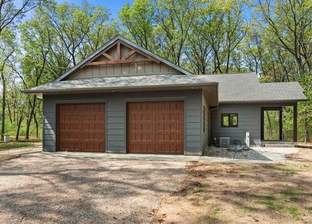 Property at 1644 Kingswood Trl, Nekoosa, WI 54457, 3 beds, 2.5 baths