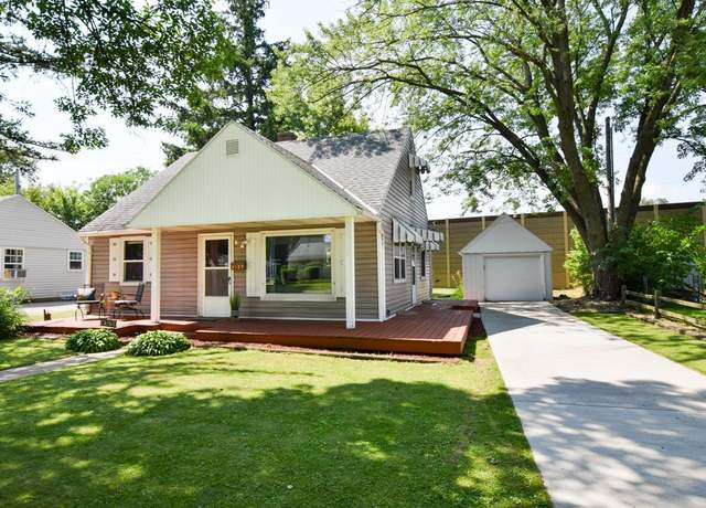 Property at 4329 Doncaster Dr, Madison, WI 53711, 4 beds, 1.5 baths