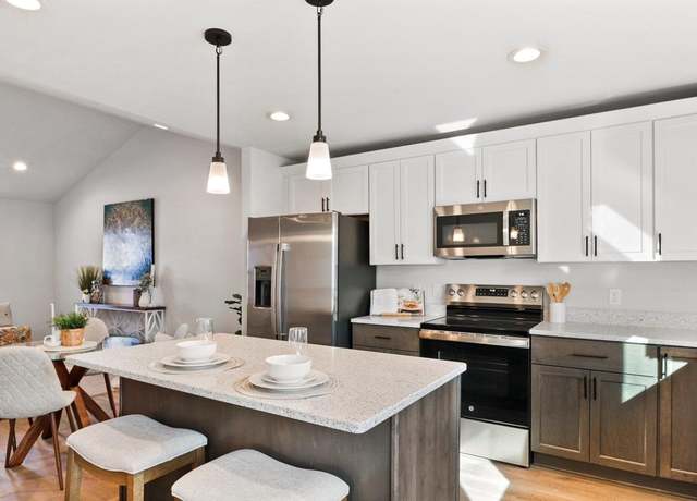 Property at 388 Lilac Ln #12, Stoughton, WI 53589, 3 beds, 2.5 baths