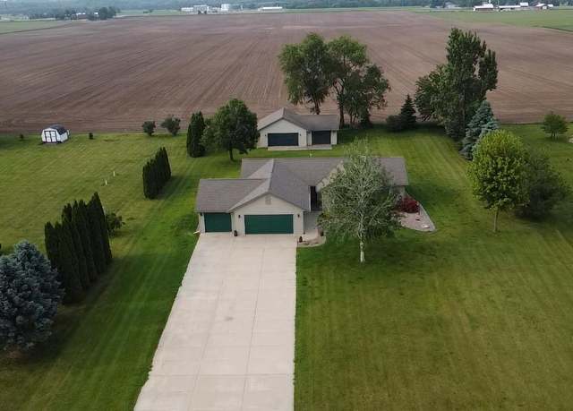 Property at 6233 W Lynne Dr, Janesville, WI 53548, 3 beds, 3 baths