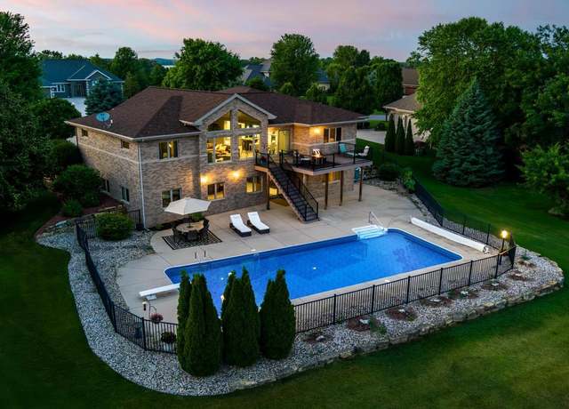 Property at 3011 Linnerud Dr, Stoughton, WI 53589, 4 beds, 3.5 baths