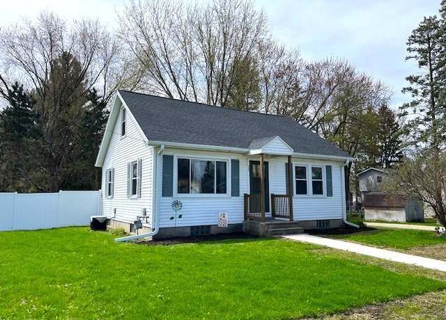 Property at 721 Park St, Ripon, WI 54971, 3 beds, 1 bath