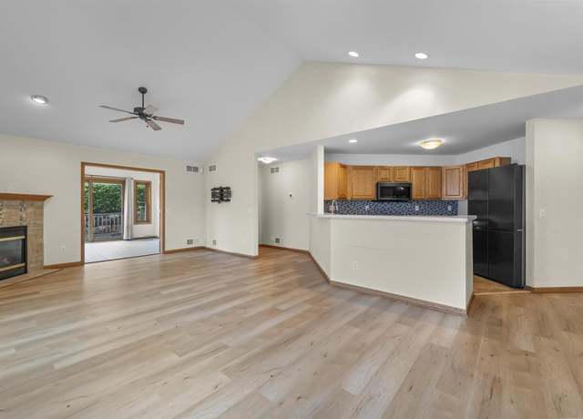 Property at 107 Lauryn Ct, Mount Horeb, WI 53572, 3 beds, 2 baths
