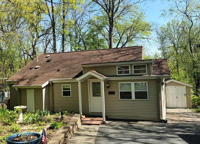 Property at 36 Highview Ln, Edgerton, WI 53534, 1 bed, 1.5 baths