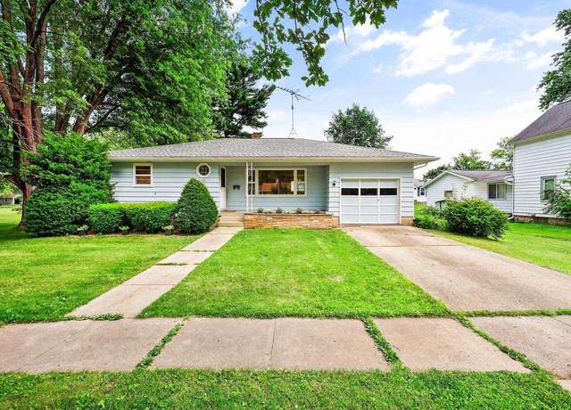 Property at 839 S Lewis St, Columbus, WI 53925, 3 beds, 1 bath