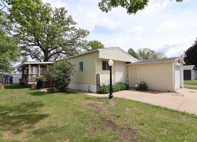 Property at 84 Falling Creek Cir, Janesville, WI 53548, 2 beds, 2 baths