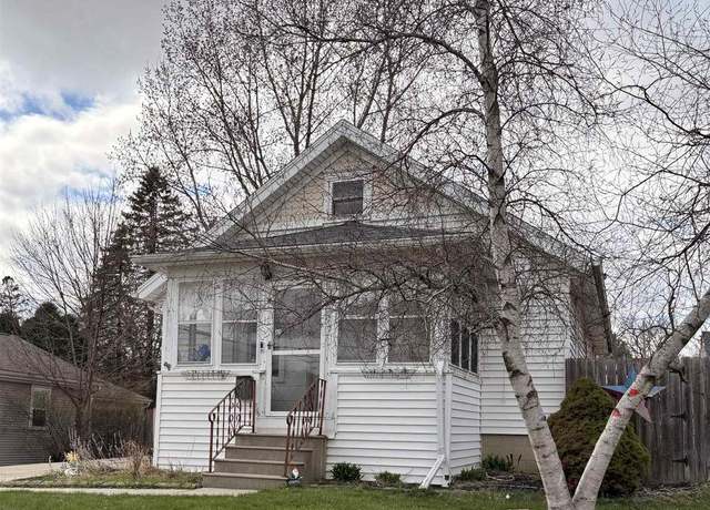 Property at 516 Columbus St, Sun Prairie, WI 53590, 3 beds, 1 bath