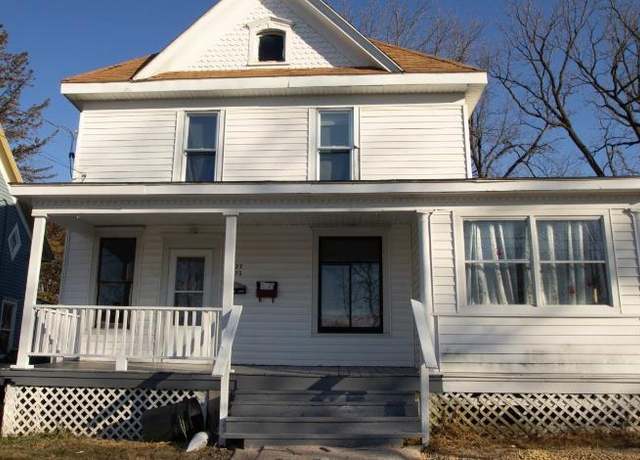 Property at 175 Washington St, Platteville, WI 53818, 3 beds, 2 baths