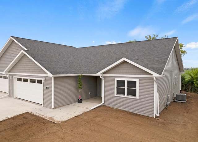 Property at 722 Roosevelt St, Baraboo, WI 53913, 2 beds, 2 baths