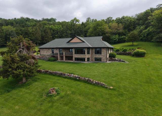 Property at N1308 Hwy 188, Prairie Du Sac, WI 53578, 3 beds, 3 baths