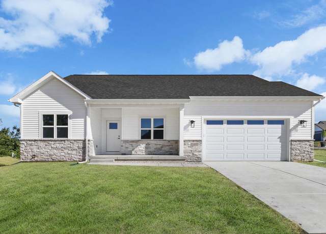 Property at 2400 Korgen Dr #70, Stoughton, WI 53589, 3 beds, 2 baths